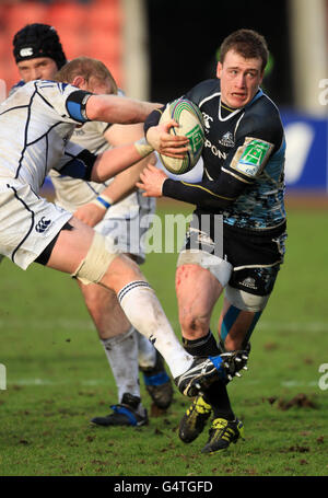 Rugby Union - Heineken Cup - Pool 3 - Glasgow Warriors v Leinster - Firhill Stadium.Stuart Hogg de Glasgow et Leo Cullen de Leinster pendant le match de la coupe Heineken au stade Firhill, Glasgow. Banque D'Images