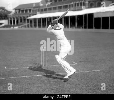 Cricket - Surrey County Cricket Club - Jack Hobbs - The Oval.Une photo du batteur Jack Hobbs de Surrey batting. Banque D'Images