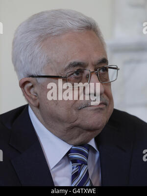 Le président de l’Autorité palestinienne Mahmoud Abbas au 10 Downing Street dans le centre de Londres. Banque D'Images