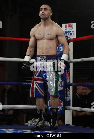 Boxe - Concours MiddlewEight - Ryan Toms contre Joe Selkirk - Liverpool Olympia.Lyndon Newman en avance sur son concours Light-MiddlewEight contre Steve Spence Banque D'Images