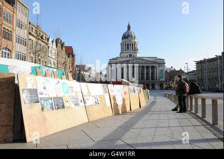 Une vue générale du camp d'Occupy Nottingham dans le centre-ville, comme le 23 janvier est l'anniversaire de 100 jours de l'occupation du pays par le mouvement de la cathédrale Saint-Paul, Londres, où les manifestants ont installé le camp le 15 octobre de l'année dernière. Banque D'Images