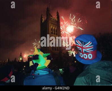 2000 fireworks Westminster Banque D'Images