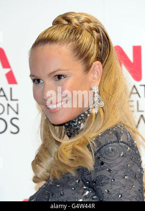 Elle Macpherson, en coulisses du National Television Awards 2012 au Greenwich Arena de Londres. Banque D'Images