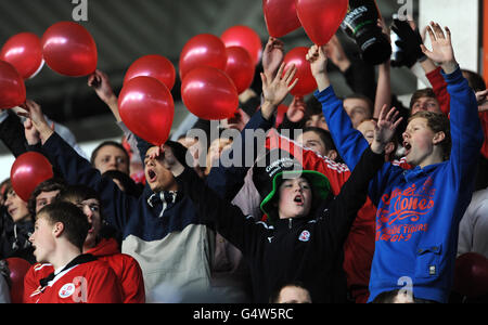 Football - FA Cup - quatrième tour - Hull City / Crawley Town - KC Stadium.Crawley Town fans dans les stands lors de la FA Cup, quatrième tour de match au KC Stadium, Hull. Banque D'Images