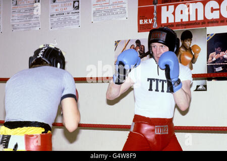 Boxe - WBC - titre léger Jim Watt - Formation - Gymnase Royal Oak Banque D'Images