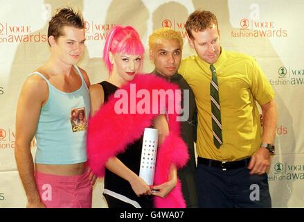 Le groupe de pop américain ne fait aucun doute lors des VH-1 Fashion Awards organisés à l'Armory à New York. (De gauche à droite) Adrian Young, Gwen Stefani, Tony Kanal et Tom Dumont. Banque D'Images