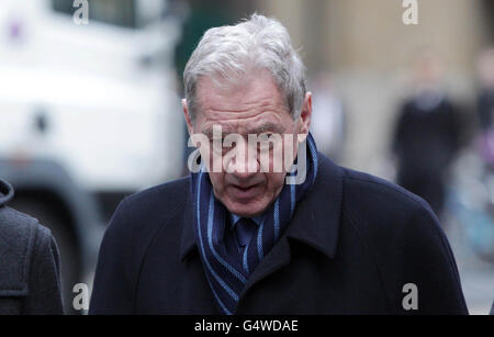 L'ancien président du FC Portsmouth Milan Mandaric arrive au tribunal de la Couronne de Southwark, à Londres, où il sera jugé accusé d'évasion fiscale. Banque D'Images