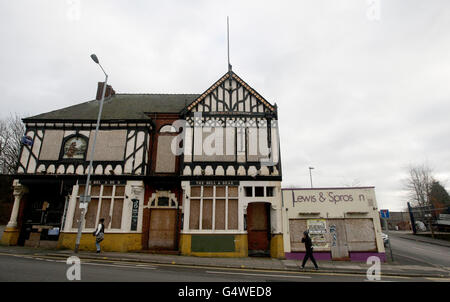 Pubs fermés.Vue générale sur un pub à bord de Bell and Bear dans la région de Shelton à Stoke-on-Trent. Banque D'Images