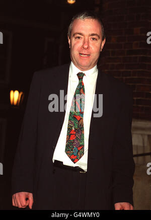 L'acteur John sessions arrive au Middle Temple Hall historique de Londres où Kenneth Branagh a reçu le prix John Gielgud Golden Quill décerné par la Shakespeare Guild de l'Amérique à un éminent instigateur du Bard. Banque D'Images