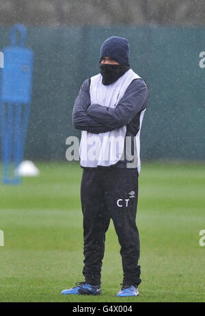 Football - UEFA Europa League - Round of 32 - second Leg - Manchester City / Aris Thessaloniki - Manchester City Training SessiCarlos Tevez de Manchester City lors d'une séance d'entraînement au terrain d'entraînement de Carrington, à Manchester. Banque D'Images