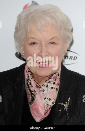 June Whitfield assiste aux Oscars Oldie de l'année à Simpson's-in-the-Strand, Londres.PHOTO DE L'ASSOCIATION DE PRESSE le mardi 7 février 2011.Le crédit photo devrait se lire: Anthony Devlin/PA Banque D'Images