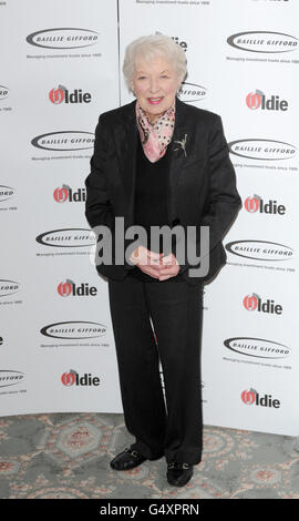 June Whitfield assiste aux Oscars Oldie de l'année à Simpson's-in-the-Strand, Londres. PHOTO DE L'ASSOCIATION DE PRESSE le mardi 7 février 2011. Le crédit photo devrait se lire : Anthony Devlin/PA Wire Banque D'Images