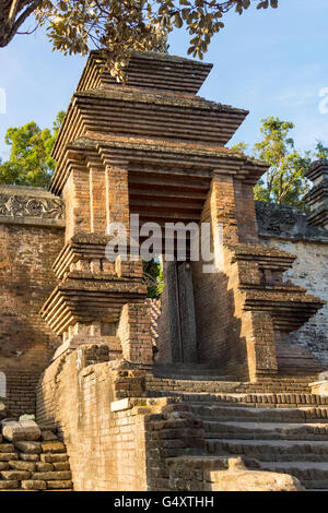 L'Indonésie, de Java, Yogyakarta, l'entrée d'un établissement de bains dans Yogyakarta Banque D'Images