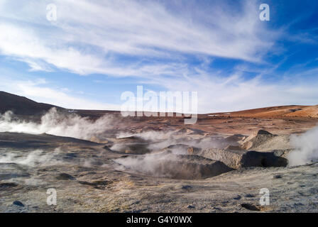 La Bolivie, le désert de sel, des trous de boue, les geysers de Sol de Mañana à 5000m Banque D'Images