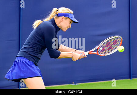 Donna Vekic (Croatie) jouant dans le premier tour de qualification, Aegon International, Eastbourne, 2016. (Photographe accrédité) Banque D'Images