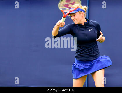 Donna Vekic (Croatie) jouant dans le premier tour de qualification, Aegon International, Eastbourne, 2016. (Photographe accrédité) Banque D'Images