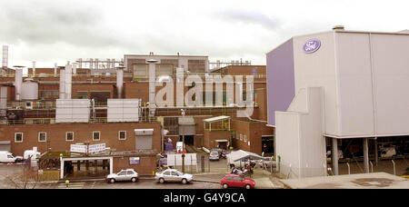 Une des portes principales de l'usine automobile Ford à Dagenham, Essex. Les responsables syndicaux rencontrent la direction de l'entreprise pour discuter de l'avenir de l'usine au Royaume-Uni. Le géant de la voiture est prévu d'annoncer 1,250 pertes d'emplois. Banque D'Images