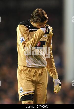 Football - Barclays Premier League - Tottenham Hotspur / Newcastle United - White Hart Lane.Tim Krul, gardien de but de Newcastle United, semble abattu Banque D'Images