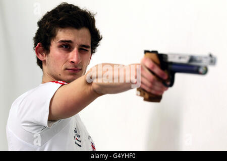 Pentathlon moderne - GB Homme de l'équipe Photocall - Université de Bath.Jamie Cooke en Grande-Bretagne pendant la séance photo de l'équipe moderne de Pentathlon à l'Université de Bath Banque D'Images