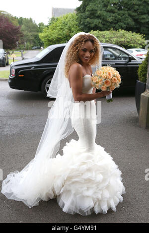 Tianna Chanel Flynn arrive à la Mar Hall resort de Renfrewshire avant son mariage à l'acteur Martin Compston. Banque D'Images