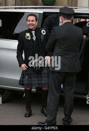 Culture de remplacement. Acteur Martin Compston arrive à la Mar Hall resort de Renfrewshire, avant son mariage avec Tianna Chanel Flynn. Banque D'Images