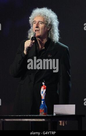 Brit Awards 2012 - spectacle - Londres.Brian May sur scène lors des prix Brit 2012 à l'O2 Arena, Londres. Banque D'Images