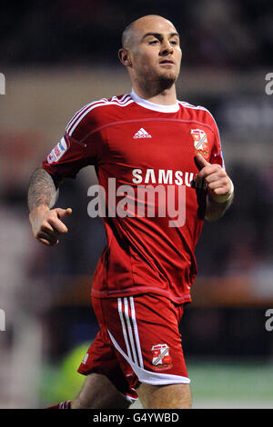 Soccer - Johnstone's Paint Trophy - finale de zone - Swindon Town v Barnett - terrain de comté. Alan McCormack, Swindon Town Banque D'Images