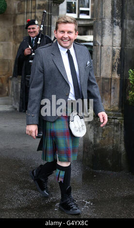 Acteur Greg McHugh arrive à la Mar Hall resort de Renfrewshire, pour le mariage de l'acteur Martin Compston de Tianna Chanel Flynn. Banque D'Images