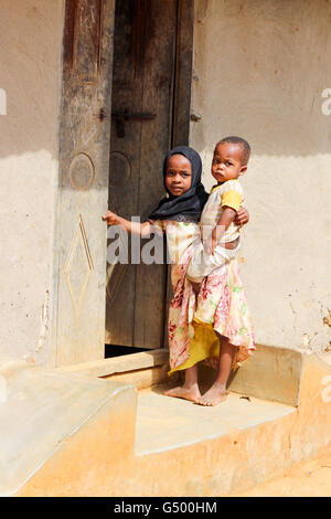 La Tanzanie, Zanzibar, l'île de Pemba, la vie du village sur Pemba, les enfants Banque D'Images