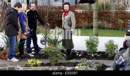 La princesse Royale ouvre le jardin Pierre bleu Banque D'Images