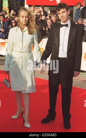 L'actrice Samantha Morton, qui a joué dans le film 'Sweet and Lowdown' arrive aux Orange British film Awards (BAFTAS) à l'Odeon Leicester Square, Londres. Banque D'Images