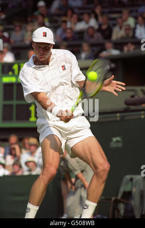 Tennis - 1995 de Wimbledon - masculin - Troisième round - David Wheaton v Andre Agassi - All England Lawn Tennis ... Banque D'Images