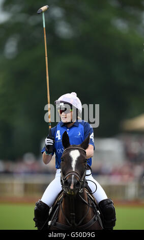 Légendes olympiques' Victoria Pendleton pendant les jockeys vs légendes olympiques polo à Polo Club de Beaufort à Tetbury, Gloucestershire. Banque D'Images