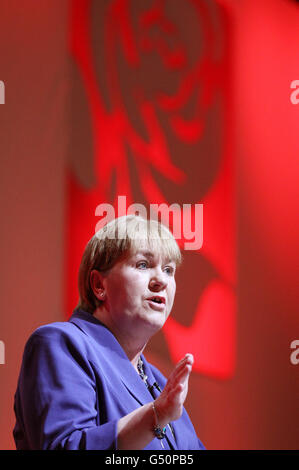 Johann Lamont, chef du parti travailliste écossais, lors de son discours à la Conférence du travail écossais dans le Caird Hall, à Dundee. Banque D'Images