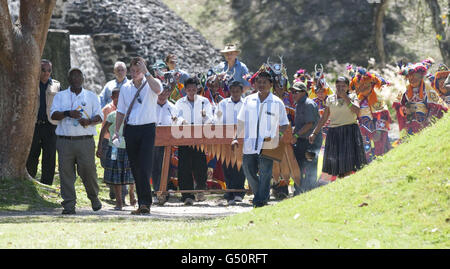 Le prince Harry visite le temple maya à Xunantunich, Belize, le deuxième jour de sa visite de 10 jours au Belize, aux Bahamas, en Jamaïque et au Brésil. Banque D'Images