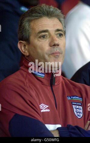 Fichier de bibliothèque photo daté du 23/02/00 de l'entraîneur de football d'Angleterre Kevin Keegan qui aujourd'hui, vendredi 12 mai 2000 a insisté sur le fait que l'équipe d'Angleterre pratiquait des sanctions dans l'accumulation des championnats d'Europe.L'entraîneur de l'Angleterre avait déclenché un débat sur toute la question des sanctions qui ont conduit à l'élimination de la partie nationale de trois tournois majeurs avec une interview qu'il a donné sur le sujet d'un documentaire télévisé.Voir PA Story FOOTBALL Keegan.**EDI** PA photo : Sean Dempsey. Banque D'Images