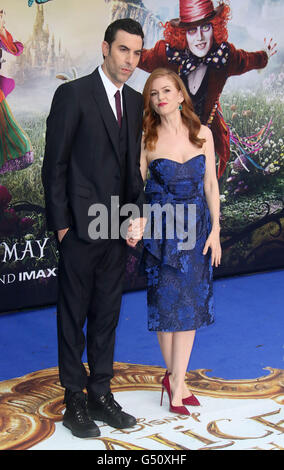 10 mai 2016 - Sacha Baron Cohen et Isla Fisher à 'Alice à travers le miroir' European Film Premiere à Odéon, L Banque D'Images