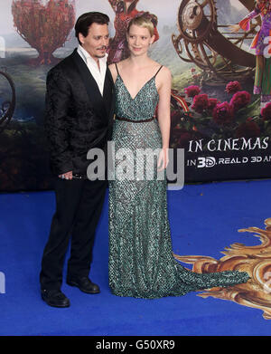 10 mai 2016 - Mia Wasikowska Johnny Depp et assister à 'Alice à travers le miroir' European Film Premiere à Odéon, Leice Banque D'Images