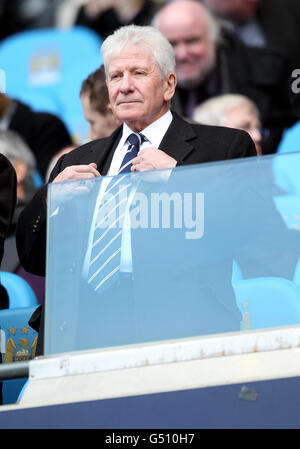 Eddie Davies, propriétaire du club des Bolton Wanderers, dans les tribunes Banque D'Images