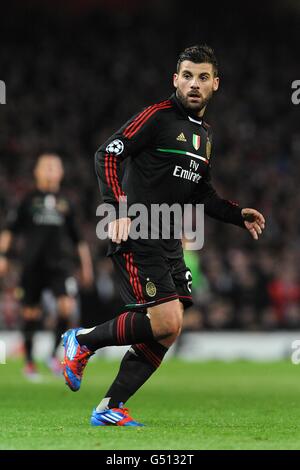 Football - UEFA Champions League - Round of 16 - second Leg - Arsenal v AC Milan - Emirates Stadium.Antonio Nocerino, CA Milan Banque D'Images