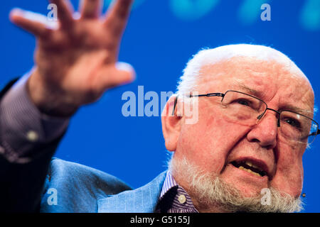 Thomas Keneally, écrivain, dramaturge et auteur de non-fiction. Auteur de la meilleure vente de livre 'Schindler's Ark', le Booker Prize-winning roman de 1982. Au Hay Festival de la littérature et des Arts, le 30 mai 2016 Banque D'Images
