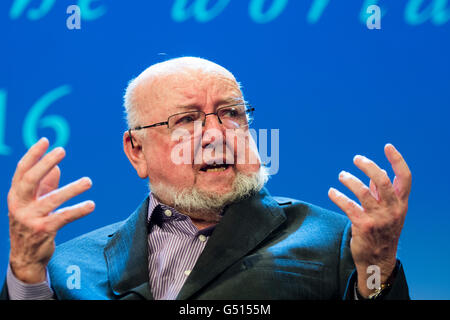 Thomas Keneally, écrivain, dramaturge et auteur de non-fiction. Auteur de la meilleure vente de livre 'Schindler's Ark', le Booker Prize-winning roman de 1982. Au Hay Festival de la littérature et des Arts, le 30 mai 2016 Banque D'Images