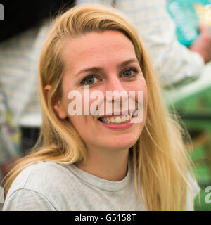 Sara Pascoe. L'écrivain anglais, humoriste et actrice. Au Hay Festival de la littérature et des Arts, le 30 mai 2016 Banque D'Images