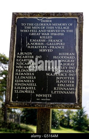 L'église St Giles,Imber Grande Guerre 1914-1918 Monument à Imber village dans la plaine de Salisbury, Wiltshire, zone d'entraînement Royaume-uni. Banque D'Images