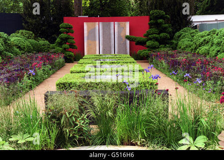 The Gardens Illustrated Show Garden qui a remporté un Gold Award au Chelsea Flower Show, 2000 à Londres.Ce jardin a également été le grand gagnant du spectacle. Banque D'Images