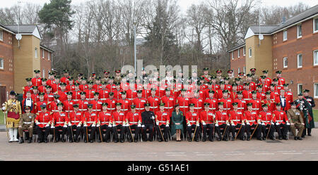 La duchesse de Cambridge pose une photo officielle lorsqu'elle visite la caserne Aldershot le jour de la St Patrick. Banque D'Images