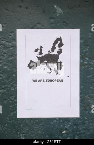 L'affiche en faveur d'un vote de rester dans l'Union européenne dire "nous sommes européens" avec une carte de l'UE au-dessus. Banque D'Images