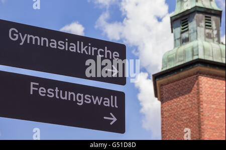 Inscrivez-tourisme dans le centre historique de Meppen, Allemagne Banque D'Images