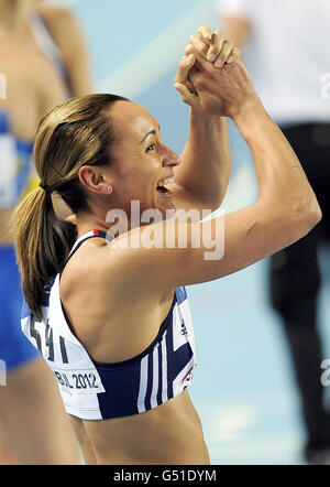 Jessica Ennis, de Grande-Bretagne, célèbre avant que sa victoire ne soit inversée et elle est rétrogradée à l'argent dans le Pentathlon de Womens lors des Championnats du monde en salle de l'IAAF à l'Atakoy Athletics Arena, Istanbul, Turquie. Banque D'Images