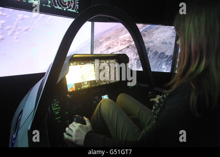 F-35 Simulateur de poste de pilotage Lightning II au ministère des Affaires, des compétences et de l'innovation de Londres. Banque D'Images